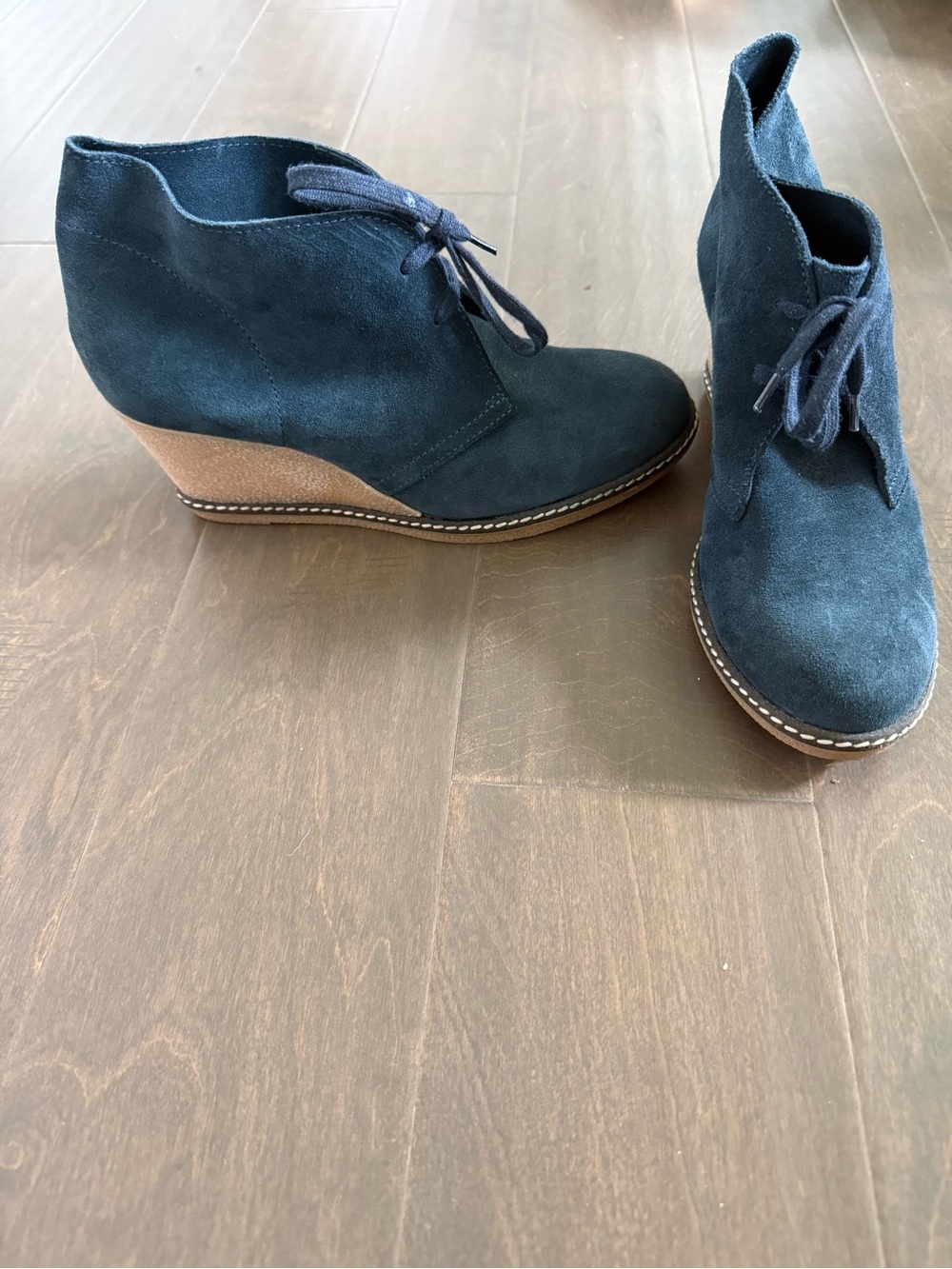 J Crew Navy Suede Lace-Up Ankle Boots Size 8
